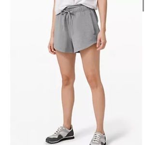 Lululemon Inner Glow High-Rise short 3.5” gray